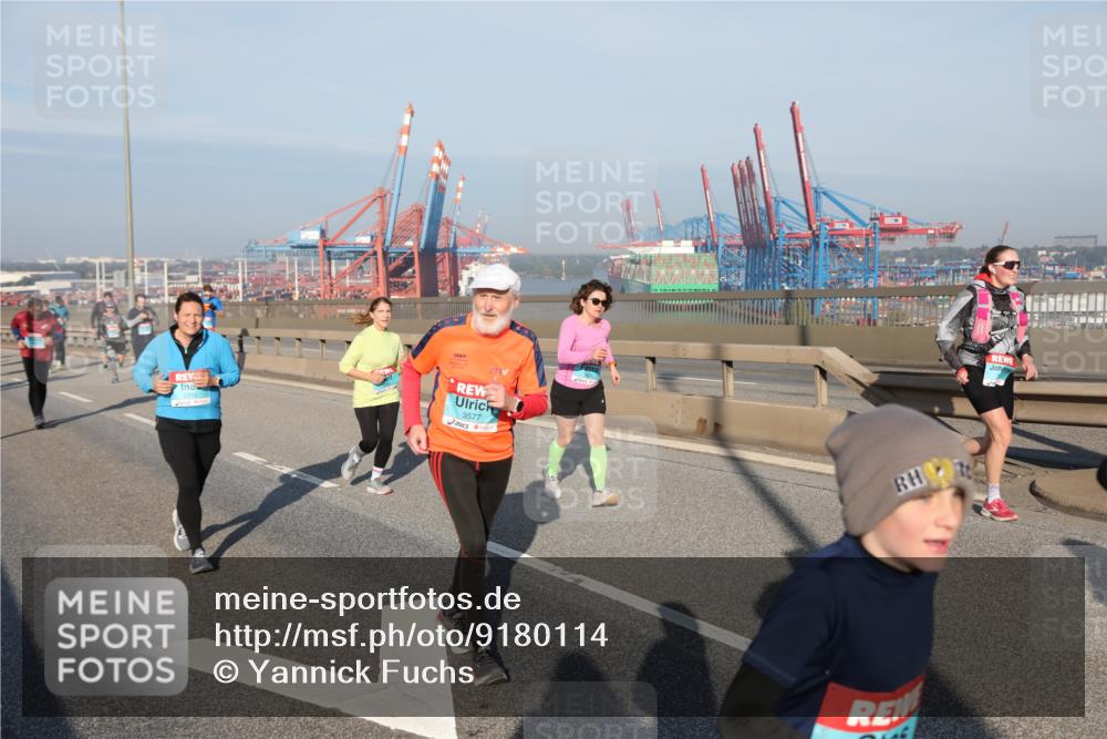 03.10.2025 - Köhlbrandbrückenlauf Yannick Fuchs http://msf.ph/oto/9180114 03.10.2025 08:53:41 Position 2 2315, 3577 meine-sportfotos.de