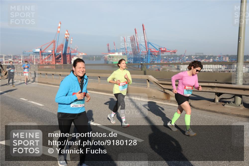 03.10.2025 - Köhlbrandbrückenlauf Yannick Fuchs http://msf.ph/oto/9180128 03.10.2025 08:53:42 Position 2 2315, 1762, 1629 meine-sportfotos.de