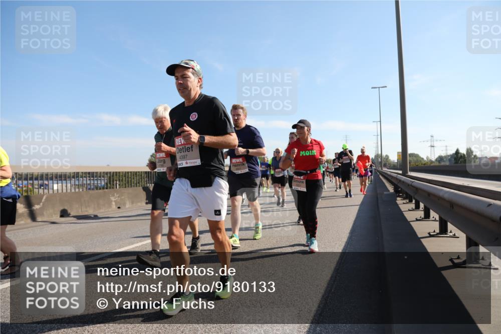 03.10.2025 - Köhlbrandbrückenlauf Yannick Fuchs http://msf.ph/oto/9180133 03.10.2025 11:20:47 Position 3 4397, 4790, 311 meine-sportfotos.de