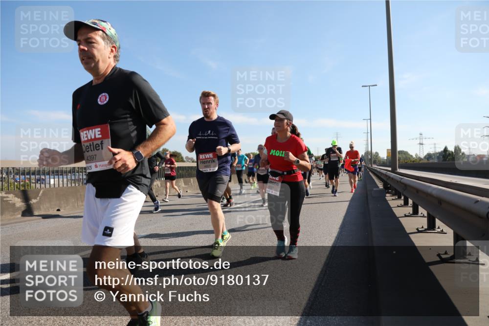 03.10.2025 - Köhlbrandbrückenlauf Yannick Fuchs http://msf.ph/oto/9180137 03.10.2025 11:20:47 Position 3 4397, 4601, 6221 meine-sportfotos.de