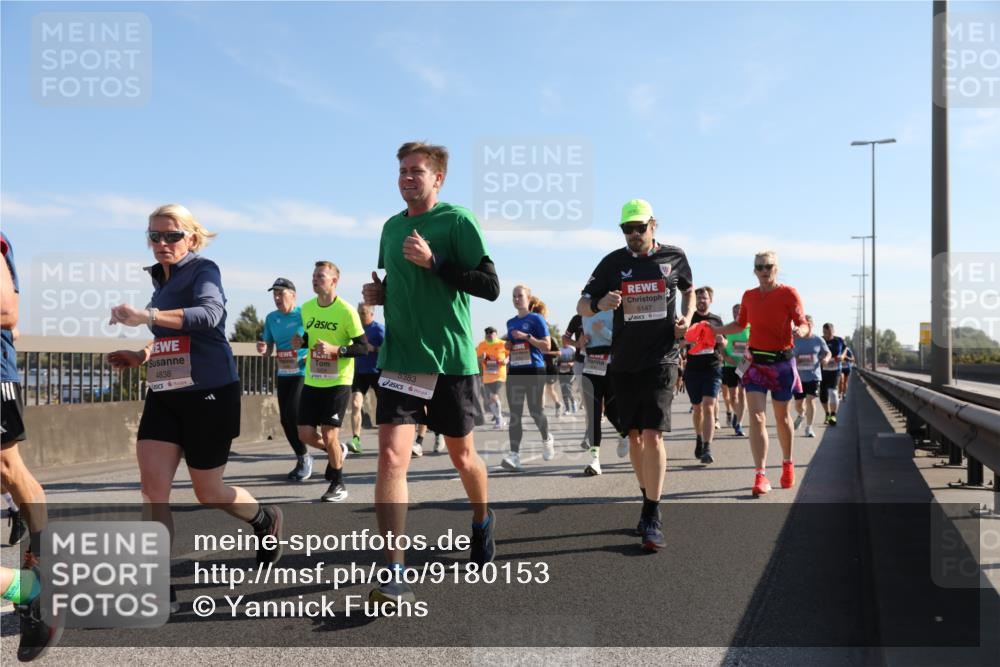 03.10.2025 - Köhlbrandbrückenlauf Yannick Fuchs http://msf.ph/oto/9180153 03.10.2025 11:20:49 Position 3 4838, 5383, 5147 meine-sportfotos.de