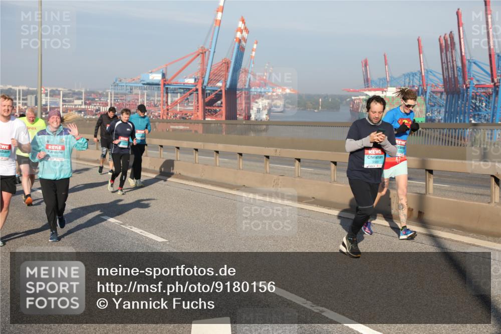 03.10.2025 - Köhlbrandbrückenlauf Yannick Fuchs http://msf.ph/oto/9180156 03.10.2025 08:53:48 Position 2 20, 3669 meine-sportfotos.de