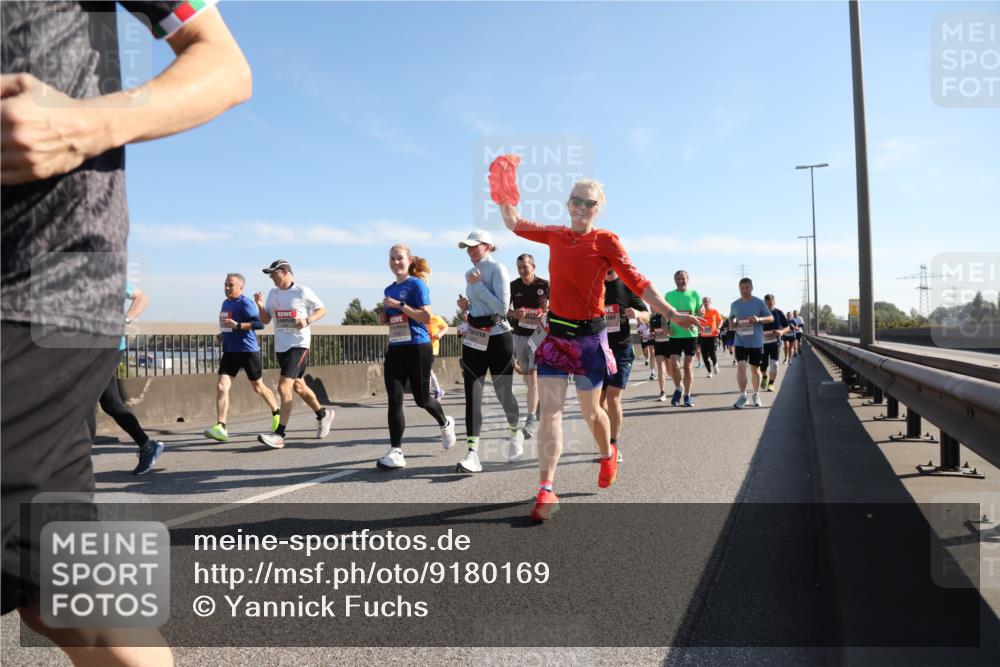 03.10.2025 - Köhlbrandbrückenlauf Yannick Fuchs http://msf.ph/oto/9180169 03.10.2025 11:20:50 Position 3  meine-sportfotos.de
