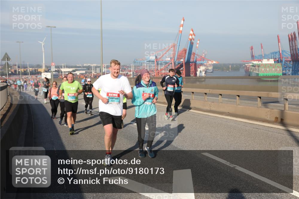 03.10.2025 - Köhlbrandbrückenlauf Yannick Fuchs http://msf.ph/oto/9180173 03.10.2025 08:53:50 Position 2 3520 meine-sportfotos.de