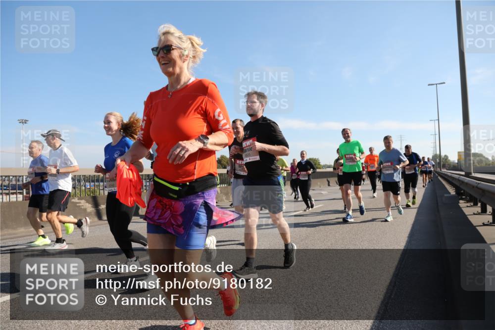 03.10.2025 - Köhlbrandbrückenlauf Yannick Fuchs http://msf.ph/oto/9180182 03.10.2025 11:20:51 Position 3 5742, 1825 meine-sportfotos.de