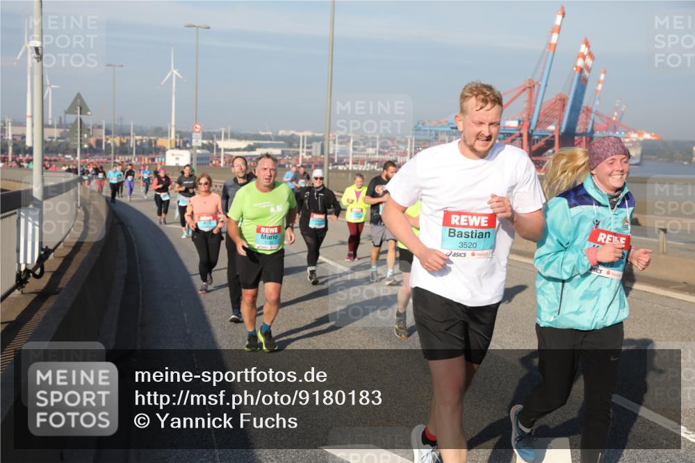 03.10.2025 - Köhlbrandbrückenlauf Yannick Fuchs http://msf.ph/oto/9180183 03.10.2025 08:53:51 Position 2 1734, 3520 meine-sportfotos.de