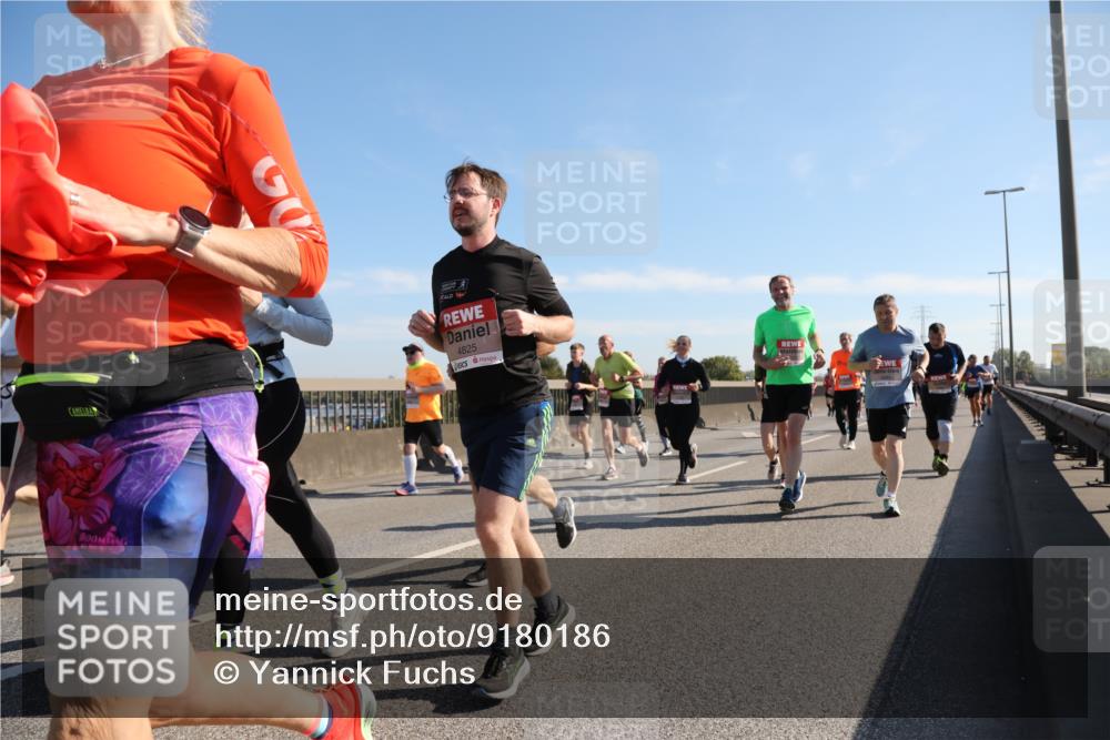 03.10.2025 - Köhlbrandbrückenlauf Yannick Fuchs http://msf.ph/oto/9180186 03.10.2025 11:20:52 Position 3 4825 meine-sportfotos.de