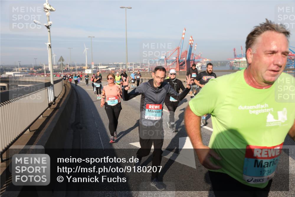 03.10.2025 - Köhlbrandbrückenlauf Yannick Fuchs http://msf.ph/oto/9180207 03.10.2025 08:53:54 Position 2 3132, 1734 meine-sportfotos.de