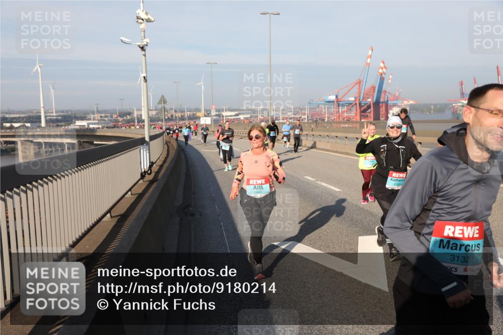 03.10.2025 - Köhlbrandbrückenlauf Yannick Fuchs http://msf.ph/oto/9180214 03.10.2025 08:53:55 Position 2 1683, 2787, 3132 meine-sportfotos.de