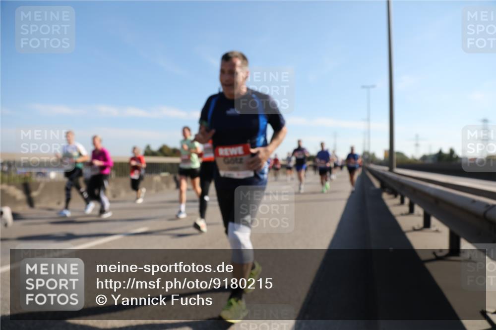 03.10.2025 - Köhlbrandbrückenlauf Yannick Fuchs http://msf.ph/oto/9180215 03.10.2025 11:20:54 Position 3  meine-sportfotos.de