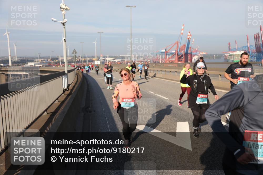 03.10.2025 - Köhlbrandbrückenlauf Yannick Fuchs http://msf.ph/oto/9180217 03.10.2025 08:53:55 Position 2 1683, 2787, 313 meine-sportfotos.de