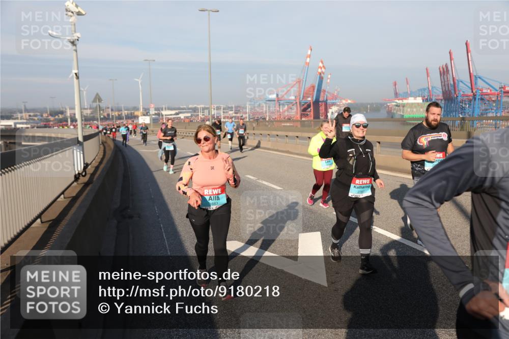 03.10.2025 - Köhlbrandbrückenlauf Yannick Fuchs http://msf.ph/oto/9180218 03.10.2025 08:53:55 Position 2 1683, 2787 meine-sportfotos.de