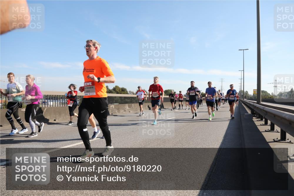 03.10.2025 - Köhlbrandbrückenlauf Yannick Fuchs http://msf.ph/oto/9180220 03.10.2025 11:20:55 Position 3 5852 meine-sportfotos.de