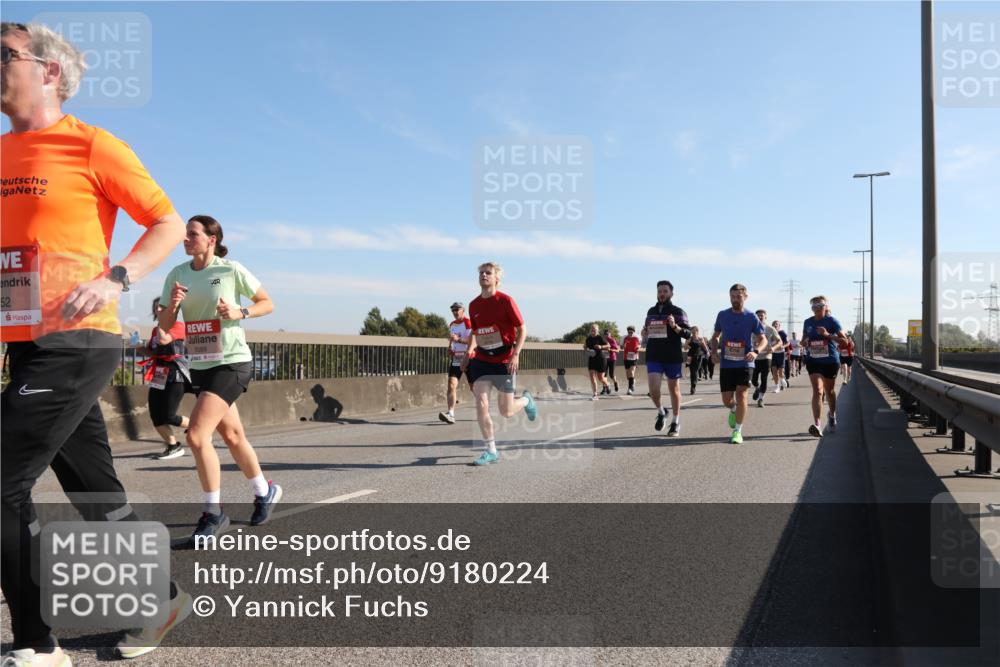 03.10.2025 - Köhlbrandbrückenlauf Yannick Fuchs http://msf.ph/oto/9180224 03.10.2025 11:20:55 Position 3 52, 6589 meine-sportfotos.de