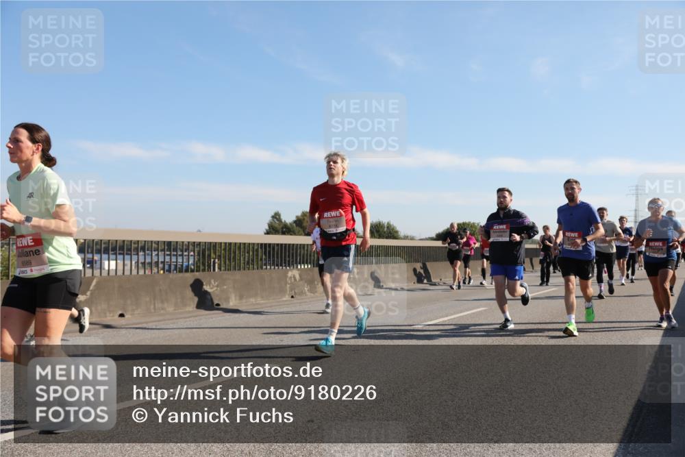 03.10.2025 - Köhlbrandbrückenlauf Yannick Fuchs http://msf.ph/oto/9180226 03.10.2025 11:20:55 Position 3 6589, 6774 meine-sportfotos.de
