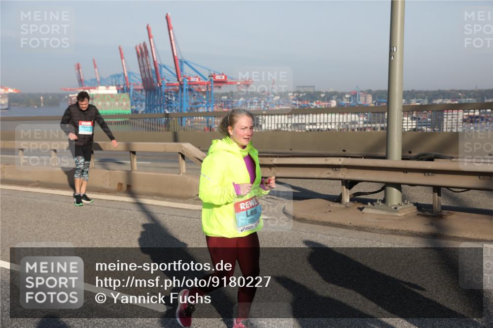 03.10.2025 - Köhlbrandbrückenlauf Yannick Fuchs http://msf.ph/oto/9180227 03.10.2025 08:53:57 Position 2 2235 meine-sportfotos.de