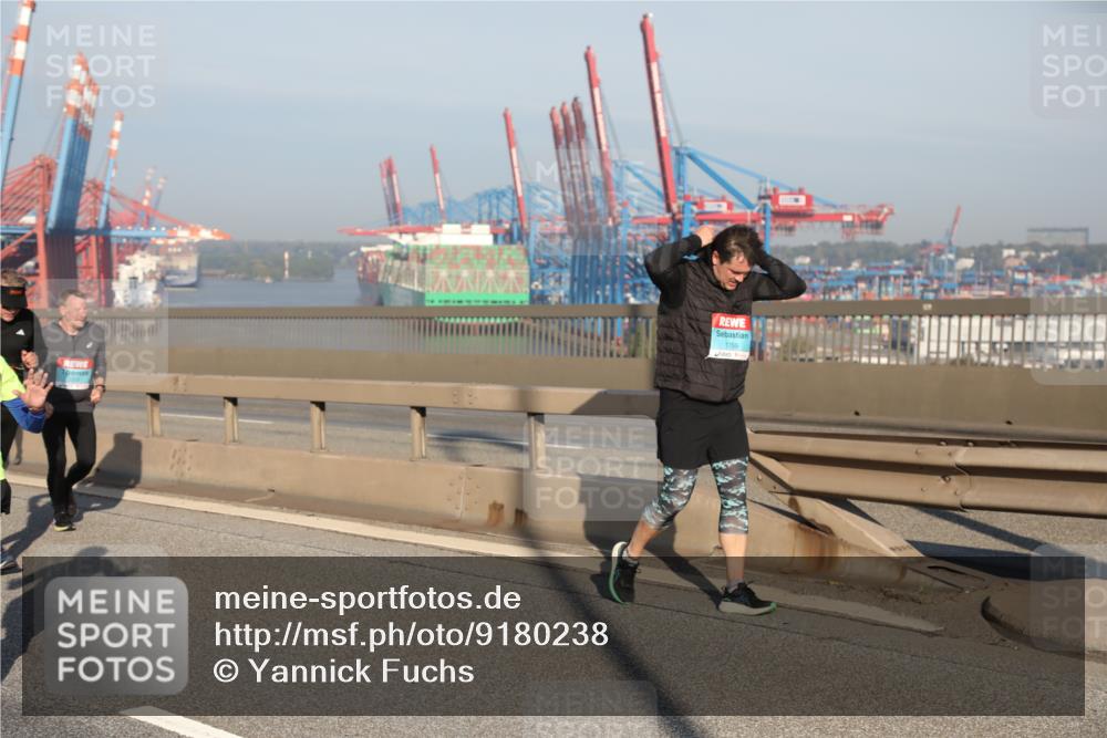 03.10.2025 - Köhlbrandbrückenlauf Yannick Fuchs http://msf.ph/oto/9180238 03.10.2025 08:53:59 Position 2 1759 meine-sportfotos.de