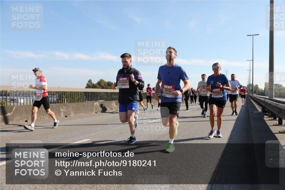 03.10.2025 - Köhlbrandbrückenlauf Yannick Fuchs http://msf.ph/oto/9180241 03.10.2025 11:20:56 Position 3 6496, 6497 meine-sportfotos.de