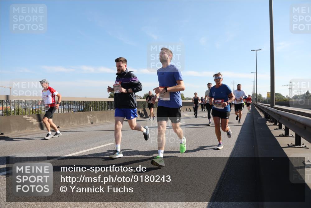 03.10.2025 - Köhlbrandbrückenlauf Yannick Fuchs http://msf.ph/oto/9180243 03.10.2025 11:20:57 Position 3 6497 meine-sportfotos.de