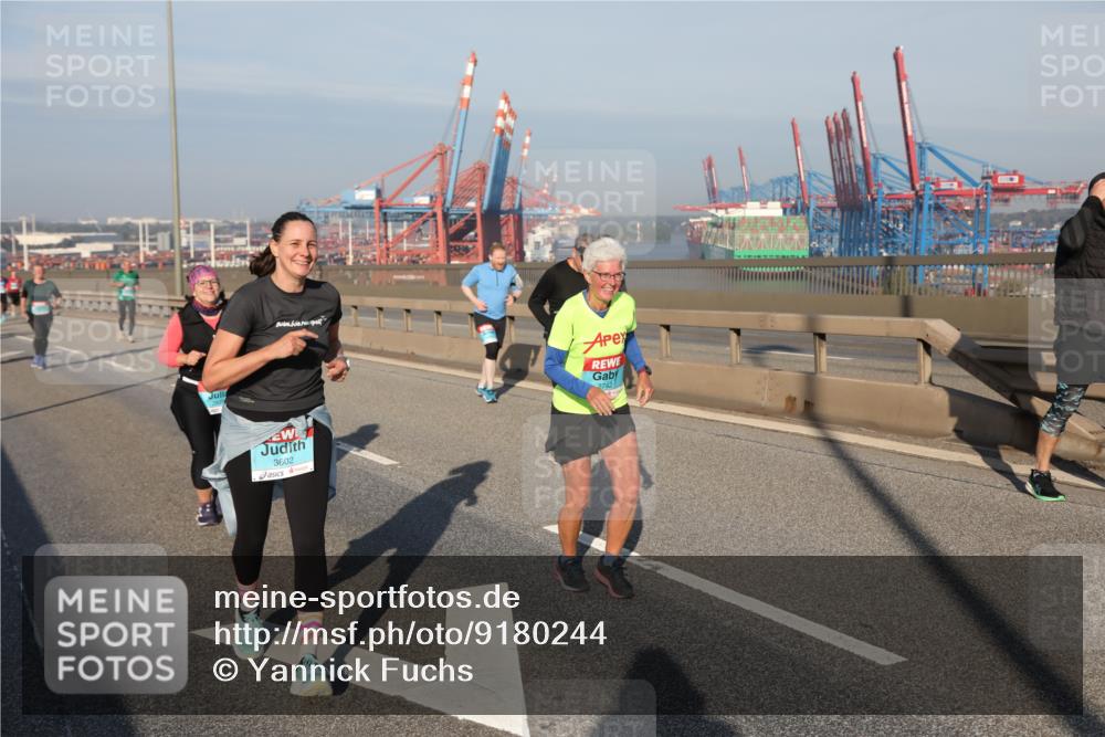 03.10.2025 - Köhlbrandbrückenlauf Yannick Fuchs http://msf.ph/oto/9180244 03.10.2025 08:54:00 Position 2 3602, 2742 meine-sportfotos.de