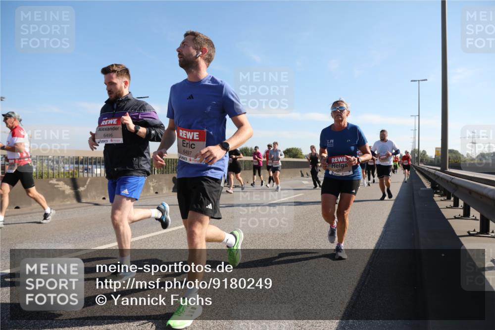 03.10.2025 - Köhlbrandbrückenlauf Yannick Fuchs http://msf.ph/oto/9180249 03.10.2025 11:20:57 Position 3 6496, 6497 meine-sportfotos.de