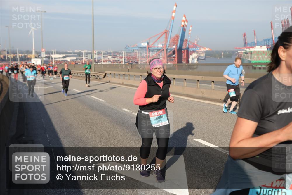 03.10.2025 - Köhlbrandbrückenlauf Yannick Fuchs http://msf.ph/oto/9180255 03.10.2025 08:54:01 Position 2 2829 meine-sportfotos.de