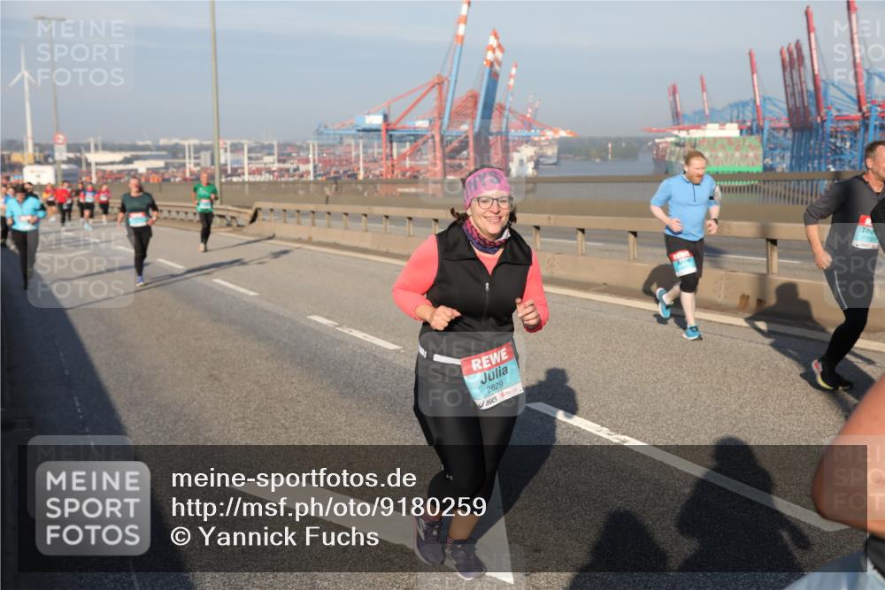 03.10.2025 - Köhlbrandbrückenlauf Yannick Fuchs http://msf.ph/oto/9180259 03.10.2025 08:54:01 Position 2 2829 meine-sportfotos.de