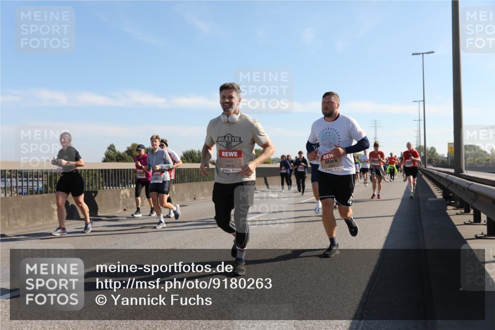 03.10.2025 - Köhlbrandbrückenlauf Yannick Fuchs http://msf.ph/oto/9180263 03.10.2025 11:20:59 Position 3 6818 meine-sportfotos.de