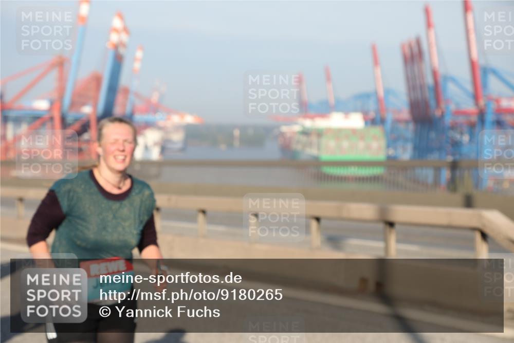 03.10.2025 - Köhlbrandbrückenlauf Yannick Fuchs http://msf.ph/oto/9180265 03.10.2025 08:54:07 Position 2  meine-sportfotos.de