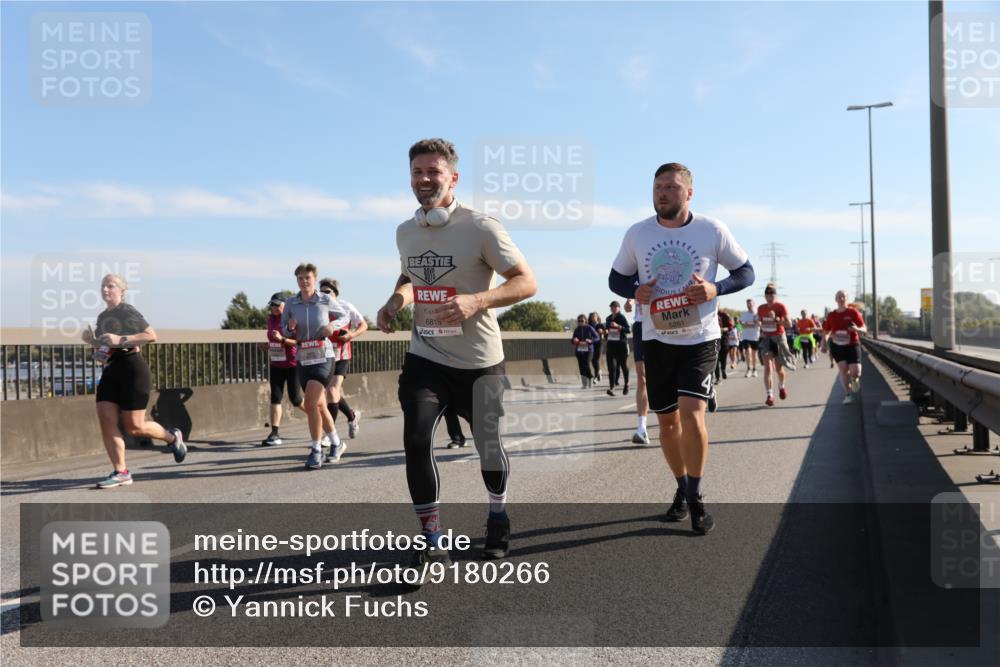03.10.2025 - Köhlbrandbrückenlauf Yannick Fuchs http://msf.ph/oto/9180266 03.10.2025 11:20:59 Position 3 6818, 5261 meine-sportfotos.de