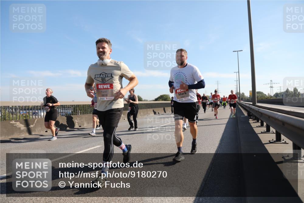 03.10.2025 - Köhlbrandbrückenlauf Yannick Fuchs http://msf.ph/oto/9180270 03.10.2025 11:20:59 Position 3 6818, 5261 meine-sportfotos.de