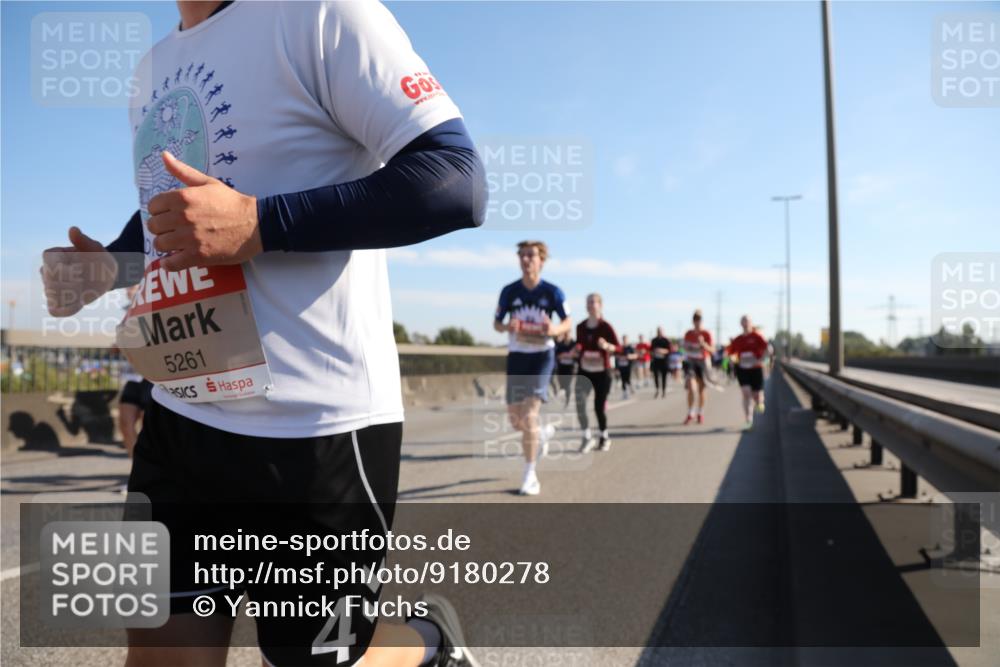 03.10.2025 - Köhlbrandbrückenlauf Yannick Fuchs http://msf.ph/oto/9180278 03.10.2025 11:21:00 Position 3 5261 meine-sportfotos.de