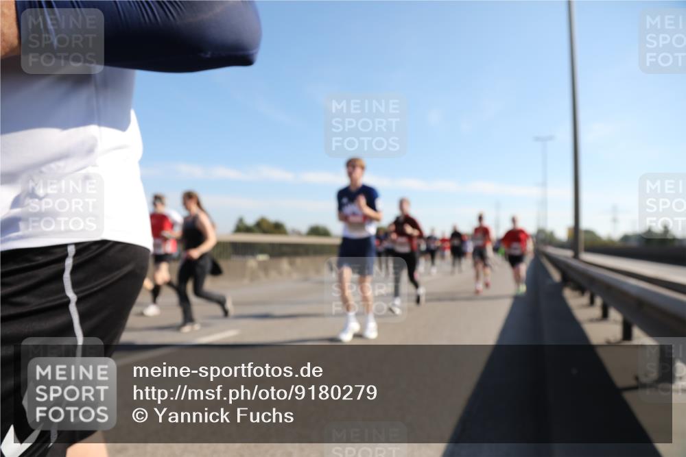 03.10.2025 - Köhlbrandbrückenlauf Yannick Fuchs http://msf.ph/oto/9180279 03.10.2025 11:21:00 Position 3  meine-sportfotos.de