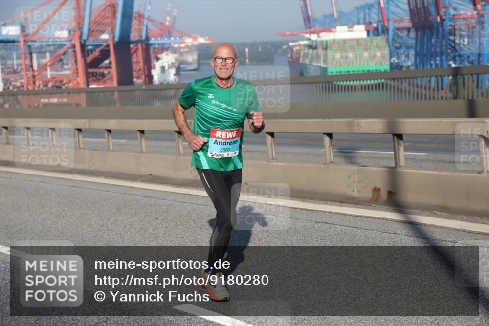 03.10.2025 - Köhlbrandbrückenlauf Yannick Fuchs http://msf.ph/oto/9180280 03.10.2025 08:54:09 Position 2 3662 meine-sportfotos.de
