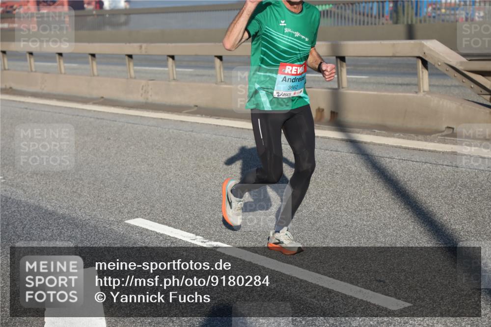 03.10.2025 - Köhlbrandbrückenlauf Yannick Fuchs http://msf.ph/oto/9180284 03.10.2025 08:54:10 Position 2 3662 meine-sportfotos.de