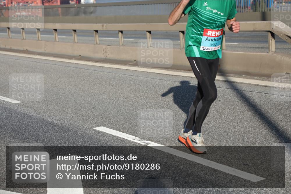 03.10.2025 - Köhlbrandbrückenlauf Yannick Fuchs http://msf.ph/oto/9180286 03.10.2025 08:54:10 Position 2 3662 meine-sportfotos.de