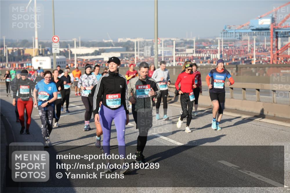 03.10.2025 - Köhlbrandbrückenlauf Yannick Fuchs http://msf.ph/oto/9180289 03.10.2025 08:54:12 Position 2 2524, 1983 meine-sportfotos.de
