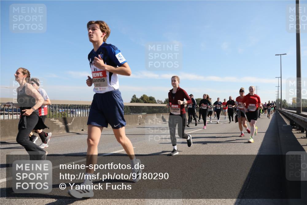 03.10.2025 - Köhlbrandbrückenlauf Yannick Fuchs http://msf.ph/oto/9180290 03.10.2025 11:21:01 Position 3 6, 5812 meine-sportfotos.de