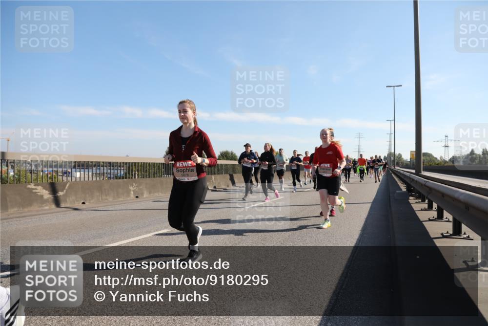 03.10.2025 - Köhlbrandbrückenlauf Yannick Fuchs http://msf.ph/oto/9180295 03.10.2025 11:21:01 Position 3 5078 meine-sportfotos.de