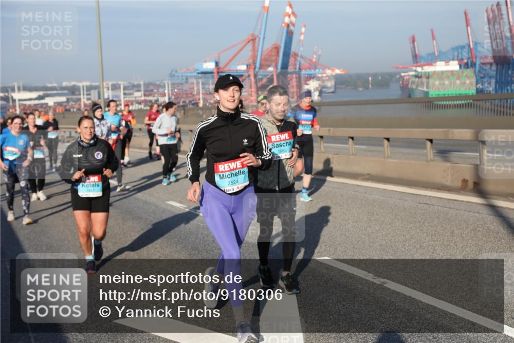 03.10.2025 - Köhlbrandbrückenlauf Yannick Fuchs http://msf.ph/oto/9180306 03.10.2025 08:54:15 Position 2 2524, 1983 meine-sportfotos.de