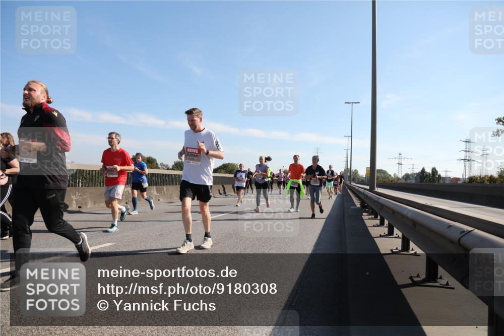03.10.2025 - Köhlbrandbrückenlauf Yannick Fuchs http://msf.ph/oto/9180308 03.10.2025 11:21:05 Position 3 5107 meine-sportfotos.de