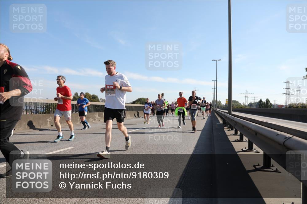 03.10.2025 - Köhlbrandbrückenlauf Yannick Fuchs http://msf.ph/oto/9180309 03.10.2025 11:21:06 Position 3 6125 meine-sportfotos.de