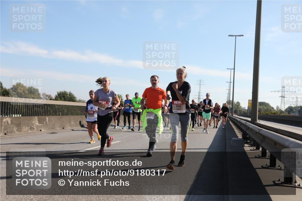 03.10.2025 - Köhlbrandbrückenlauf Yannick Fuchs http://msf.ph/oto/9180317 03.10.2025 11:21:07 Position 3 4950 meine-sportfotos.de