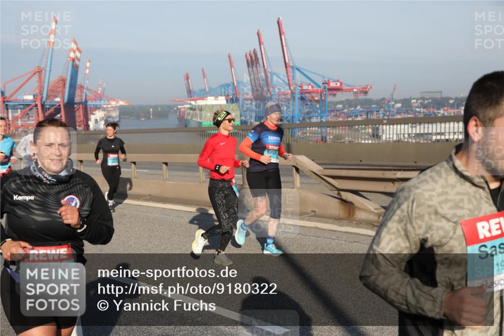 03.10.2025 - Köhlbrandbrückenlauf Yannick Fuchs http://msf.ph/oto/9180322 03.10.2025 08:54:17 Position 2 1937, 19 meine-sportfotos.de