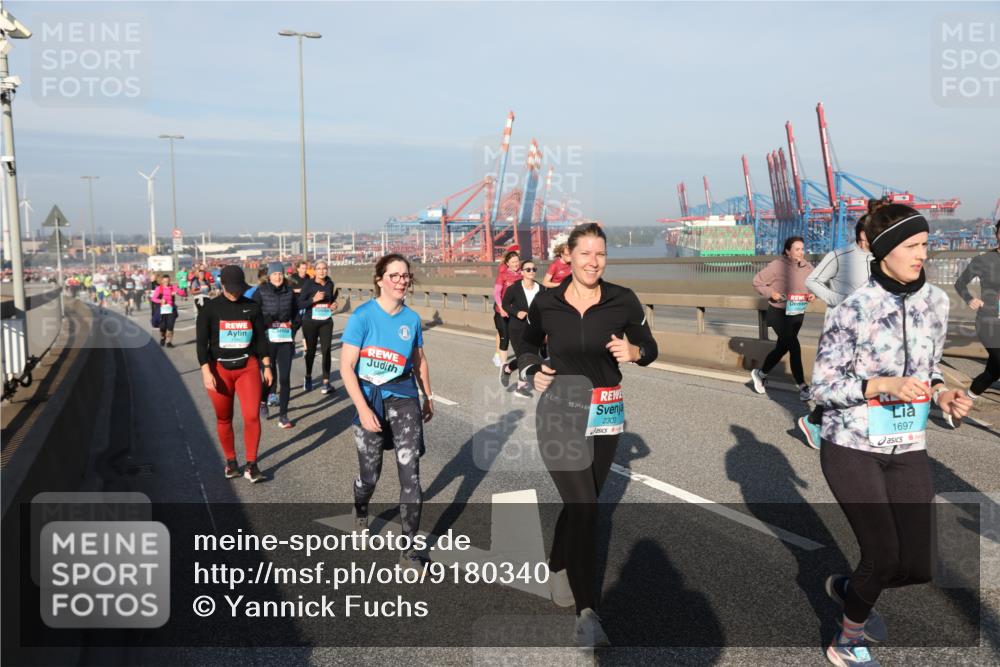 03.10.2025 - Köhlbrandbrückenlauf Yannick Fuchs http://msf.ph/oto/9180340 03.10.2025 08:54:20 Position 2 085, 2303, 1697 meine-sportfotos.de
