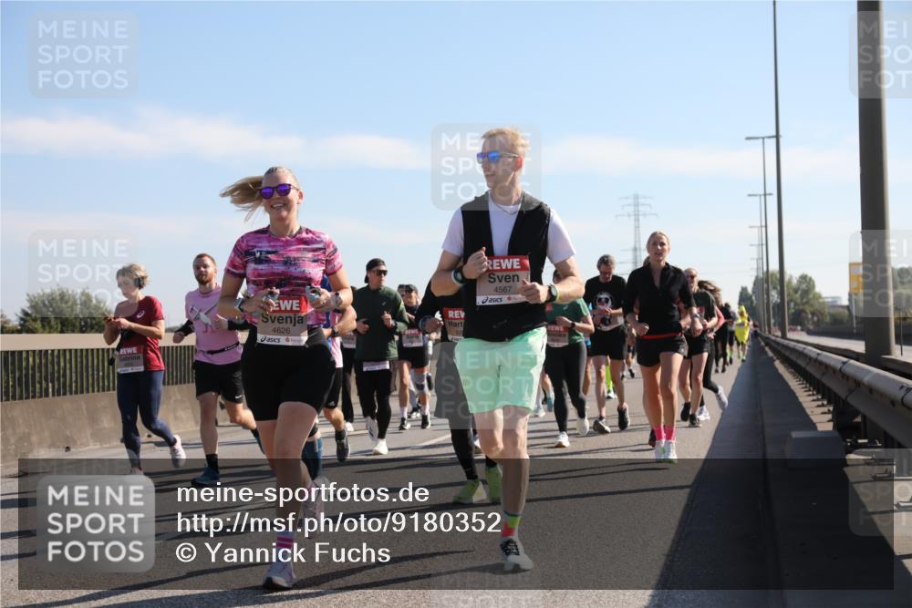 03.10.2025 - Köhlbrandbrückenlauf Yannick Fuchs http://msf.ph/oto/9180352 03.10.2025 11:21:10 Position 3 4626, 4567 meine-sportfotos.de