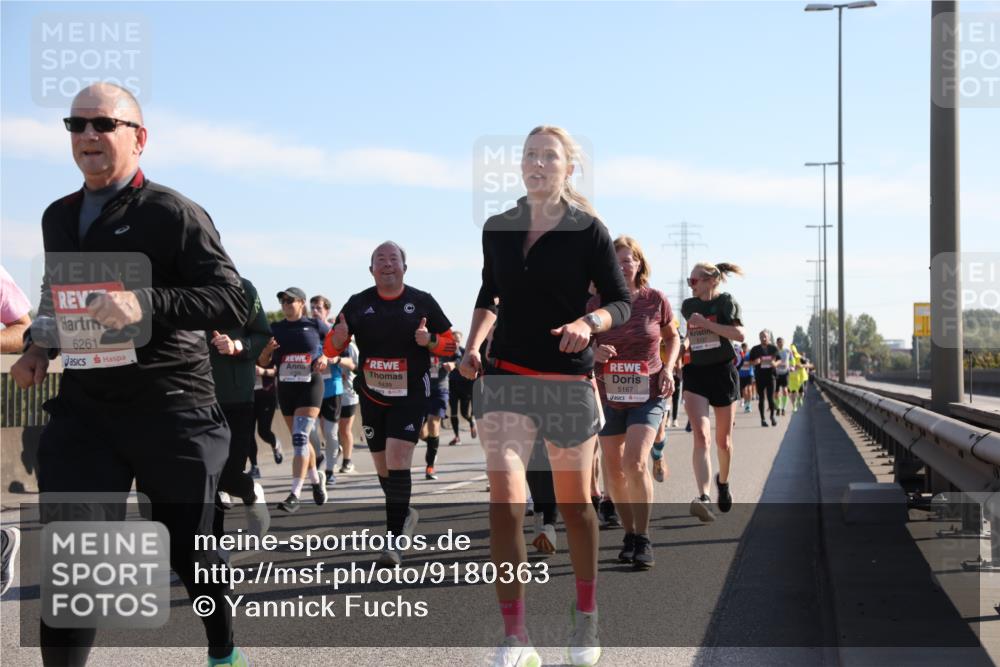 03.10.2025 - Köhlbrandbrückenlauf Yannick Fuchs http://msf.ph/oto/9180363 03.10.2025 11:21:12 Position 3 62614, 6439, 5167 meine-sportfotos.de