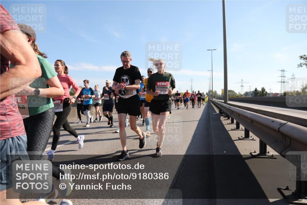03.10.2025 - Köhlbrandbrückenlauf Yannick Fuchs http://msf.ph/oto/9180386 03.10.2025 11:21:15 Position 3 5137 meine-sportfotos.de