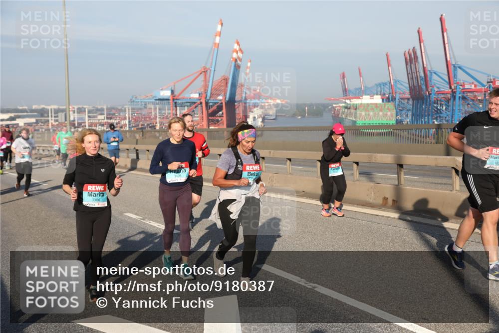 03.10.2025 - Köhlbrandbrückenlauf Yannick Fuchs http://msf.ph/oto/9180387 03.10.2025 08:54:30 Position 2 3306, 185, 3408 meine-sportfotos.de