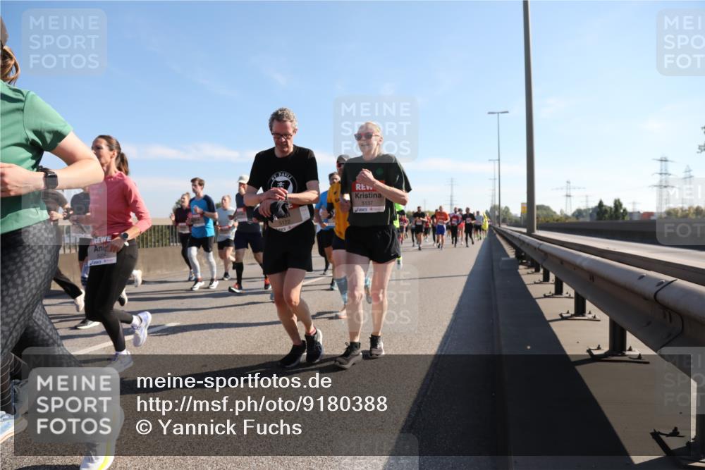 03.10.2025 - Köhlbrandbrückenlauf Yannick Fuchs http://msf.ph/oto/9180388 03.10.2025 11:21:15 Position 3 5172, 5137 meine-sportfotos.de